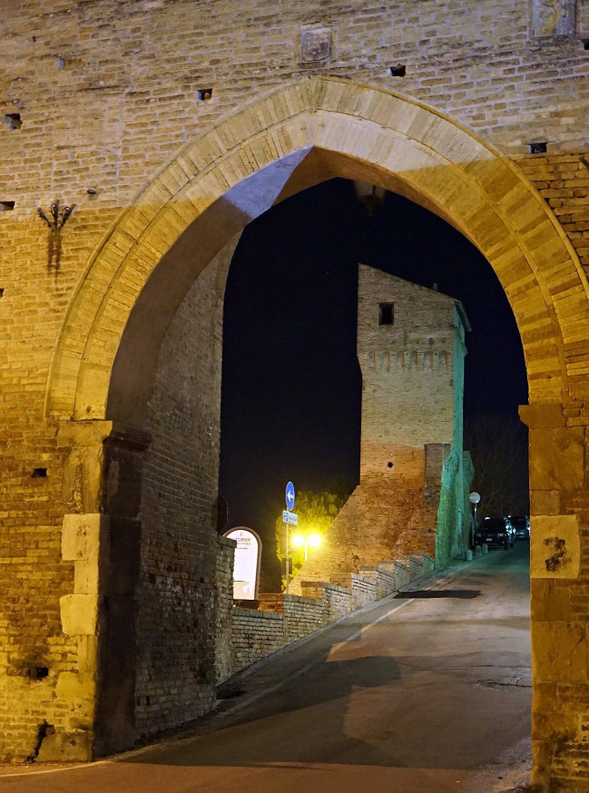arco di sant antonio - fermo - la casa di vina - casa vacanze - turismo - affitto - marche